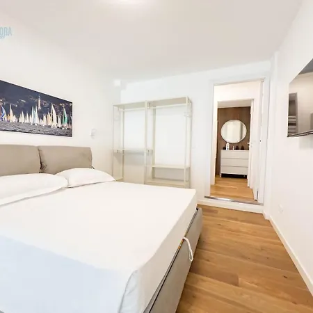 Διαμέρισμα Capitolina 3 Tirabora Short Rent